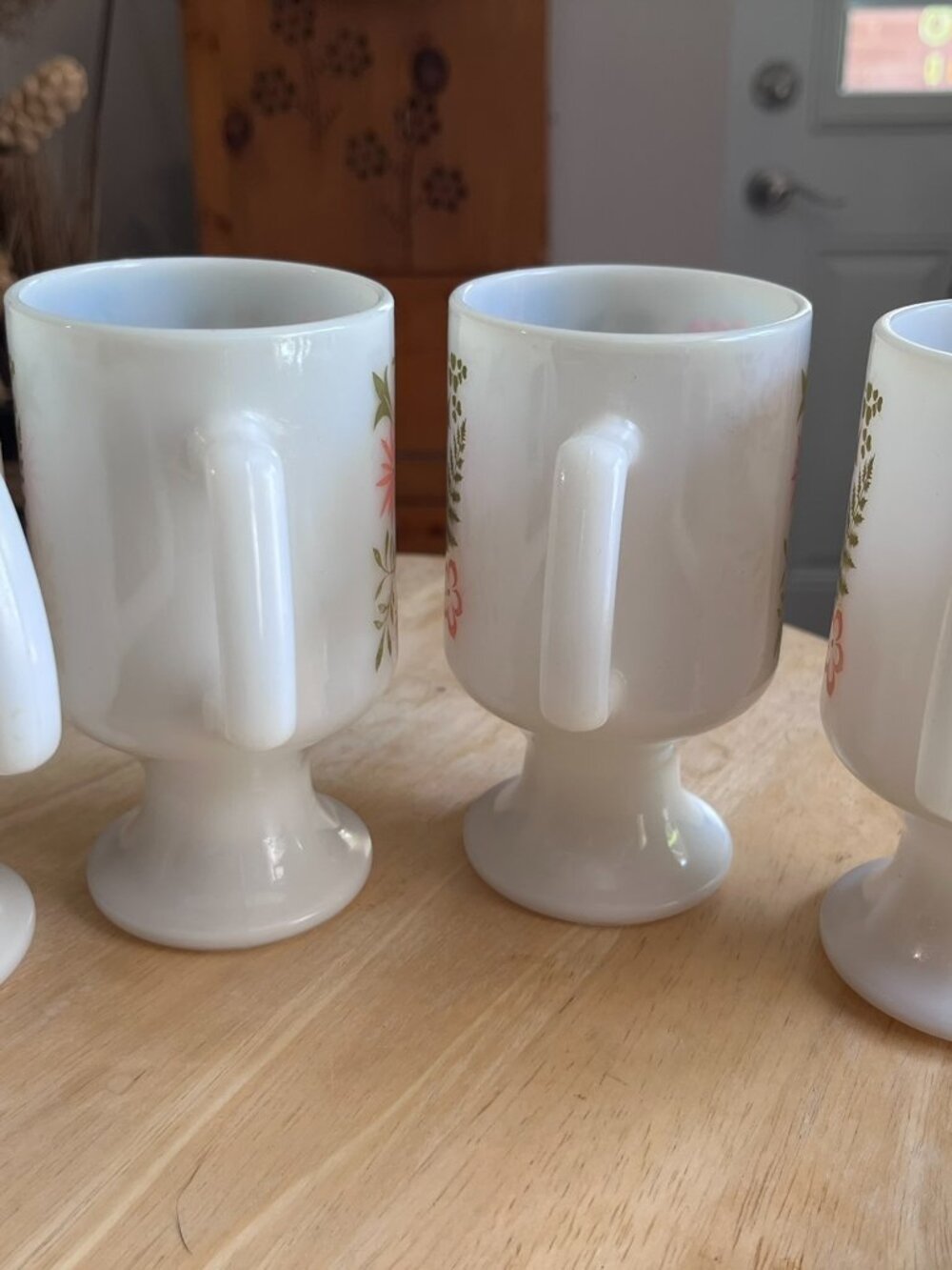 Set of 4 Vintage Anchor Hocking Fire-King Primrose Milk Glass Mugs - Picture 6 of 14